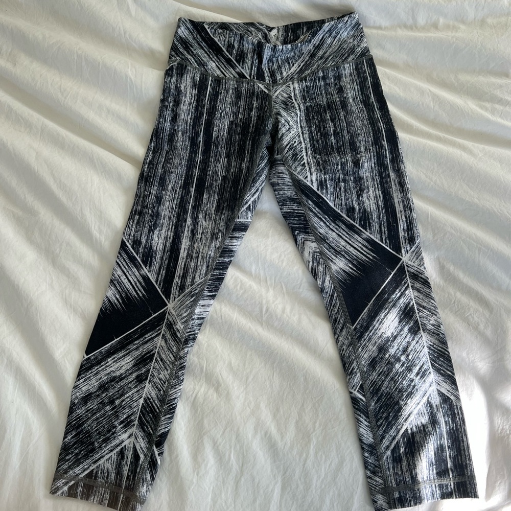 Lululemon crop leggings size 2